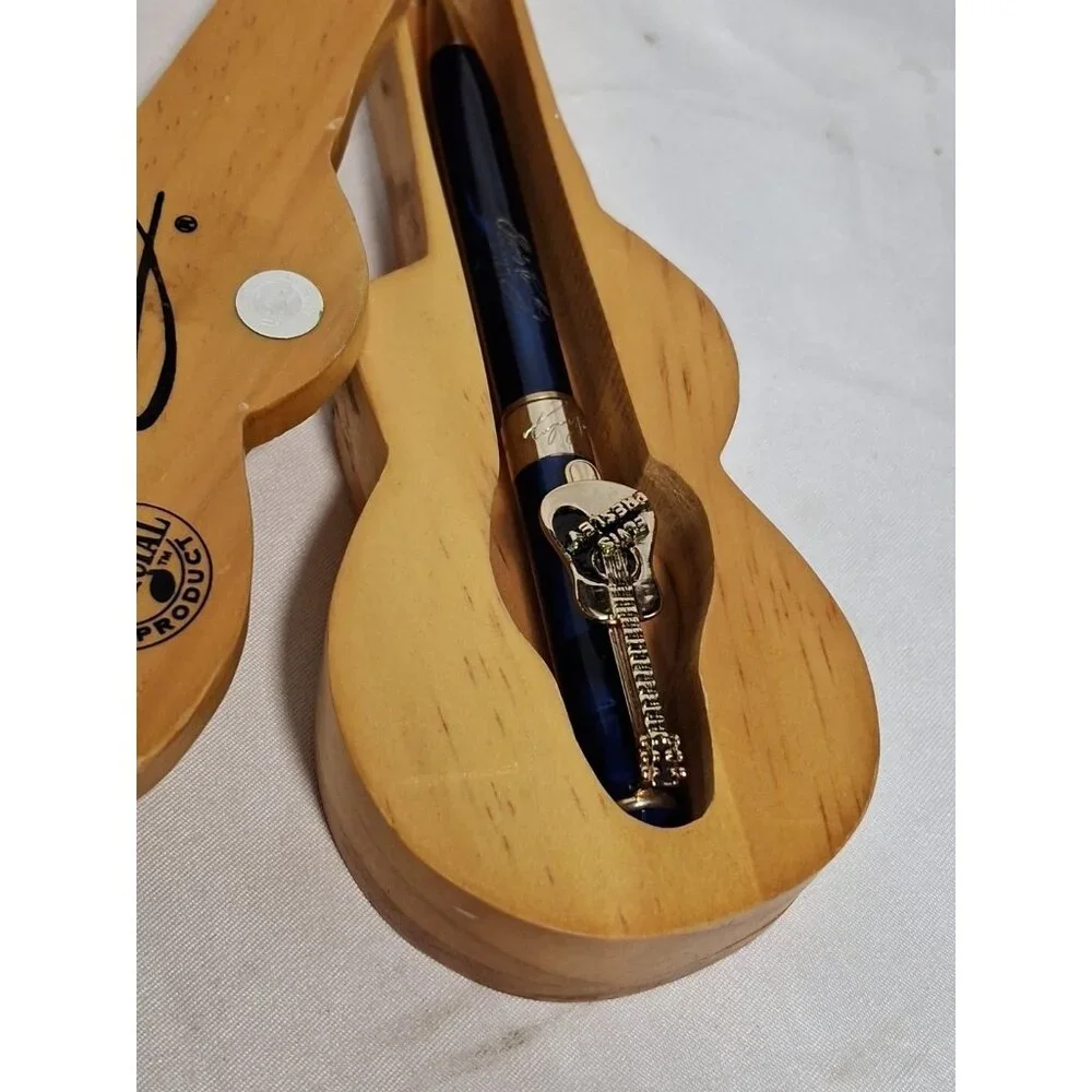 OFFICIAL E.P.E licensed ELVIS PRESLEY PEN In Guitar Shaped Wooden BOX /CASE